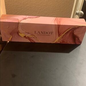 A Landot hair straightener
